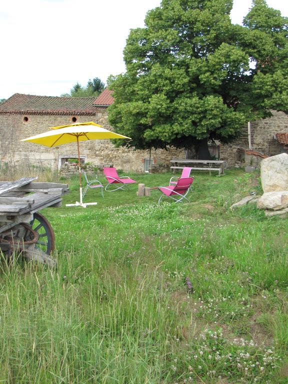 Gite De Charme Auvergne Cab'Ane Brousse Екстер'єр фото